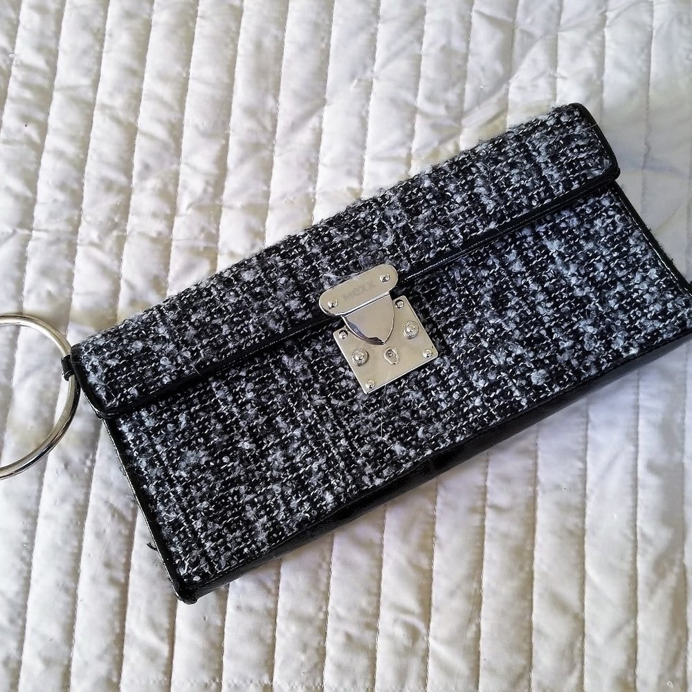 MEXX VINTAGE PLAID  CLUTCH WRIST RING HOLDER